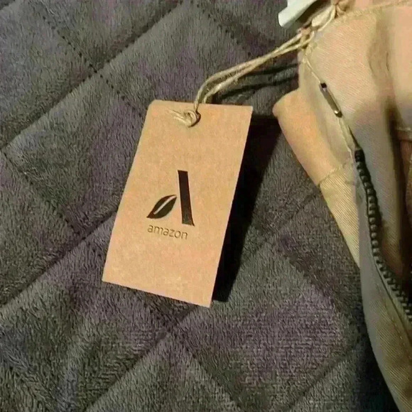 Amazon Essentials Men's Tapered-Fit Cotton Elasticated Waist Chino Pant - Picture 2 of 5